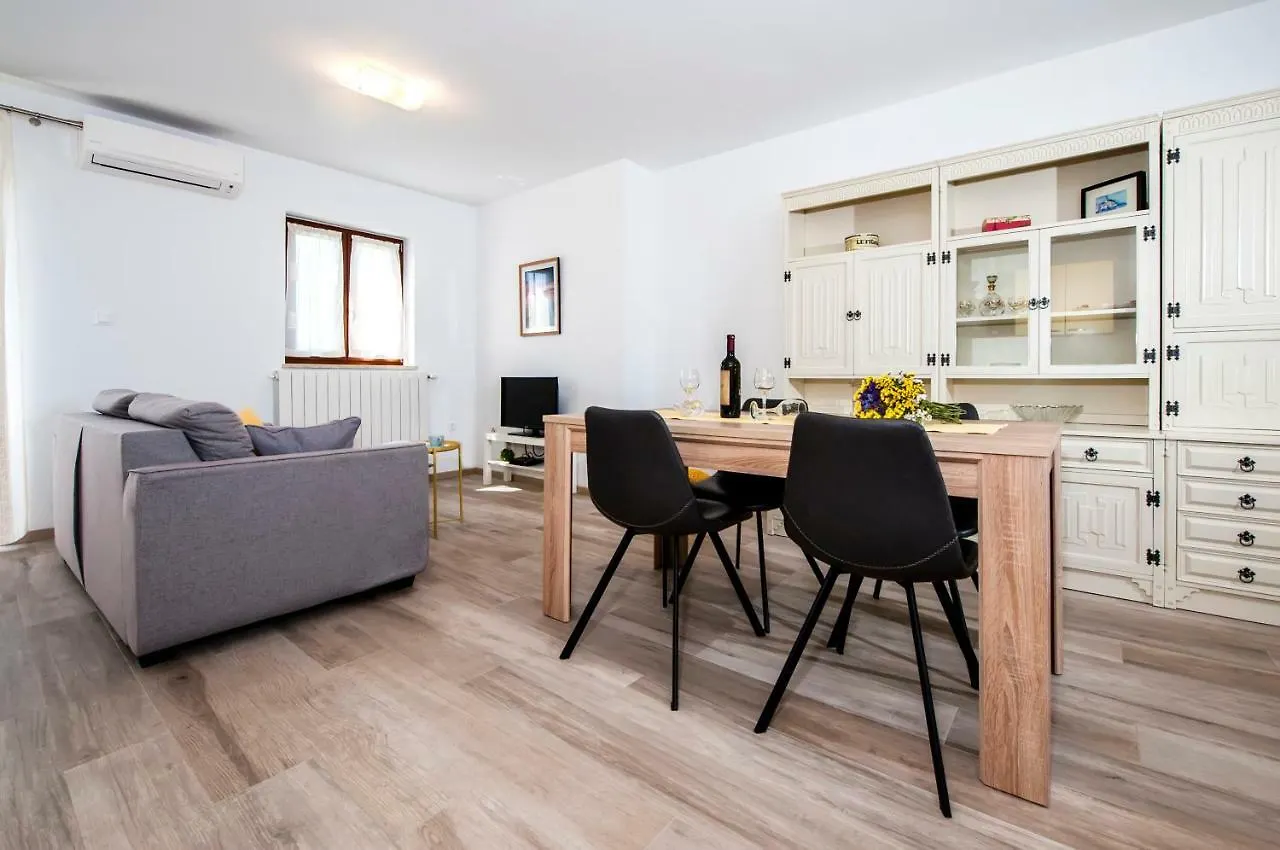 Apartments R روفينج